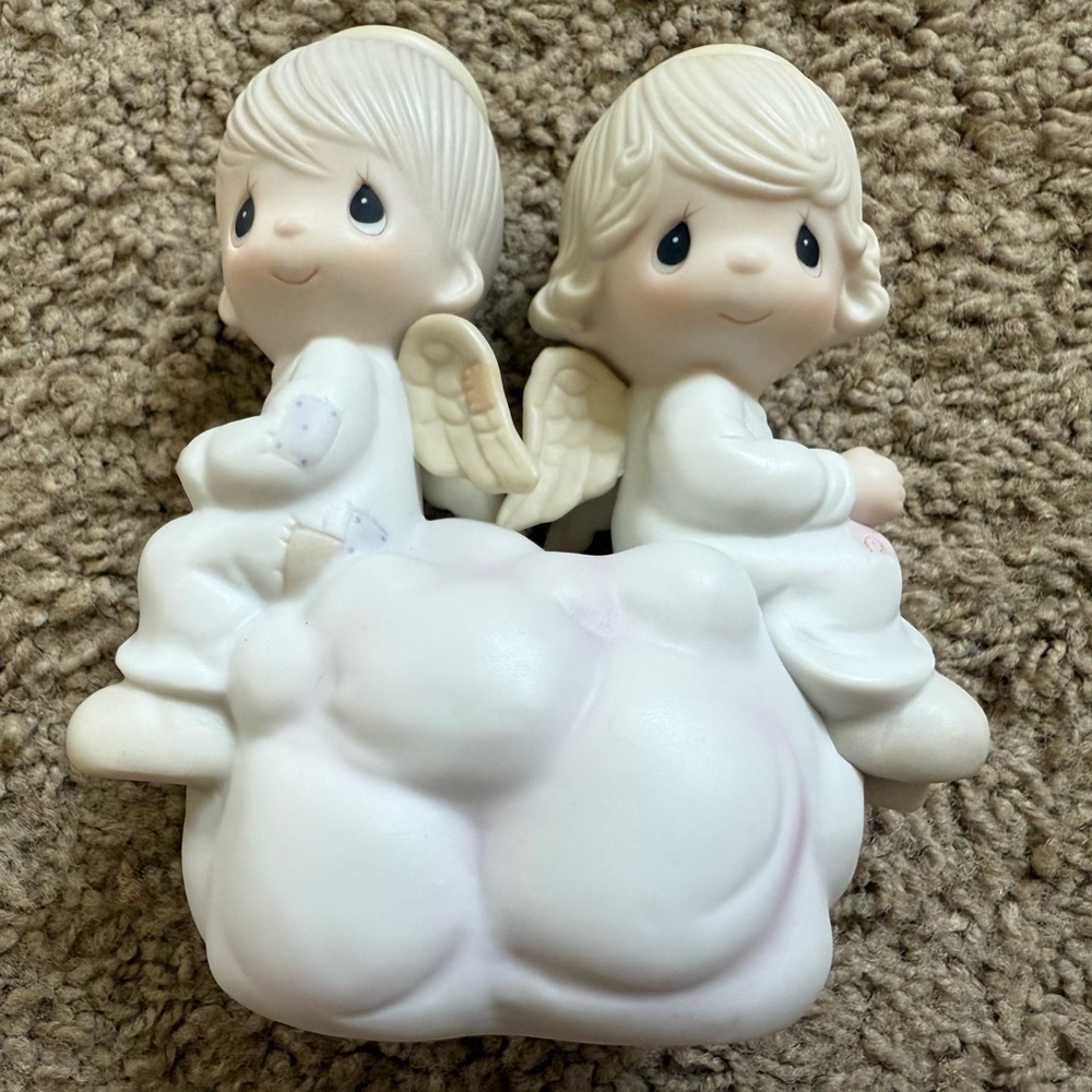 🎀3/$25🎀 Precious Moments Figurine - But Love Goes On Forever